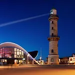 Holiday home Doppelzimmer Rondell, Direkt Am Alten Strom Rostock