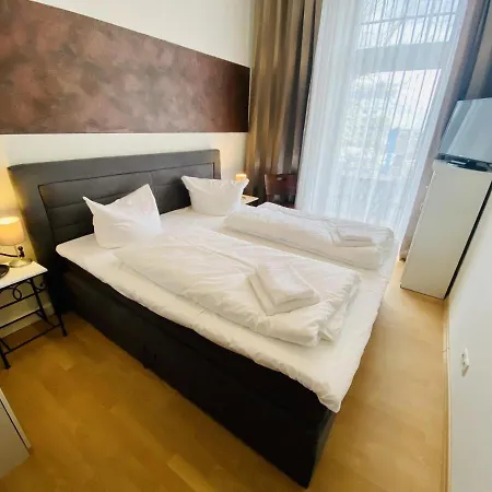 Holiday home Doppelzimmer Rondell, Direkt Am Alten Strom *